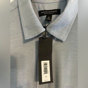 Banana Republic light blue button up dress shirt with tags - ‘Parker Tunic Fit’